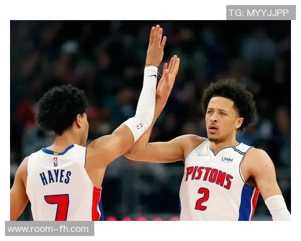 巴格利表现出色9投5中贡献15分13篮板领衔全队前场篮板数